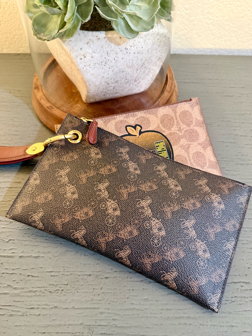 Coach Double Slim Wristlet Horse & Carriage Big Apple NYC - C1112